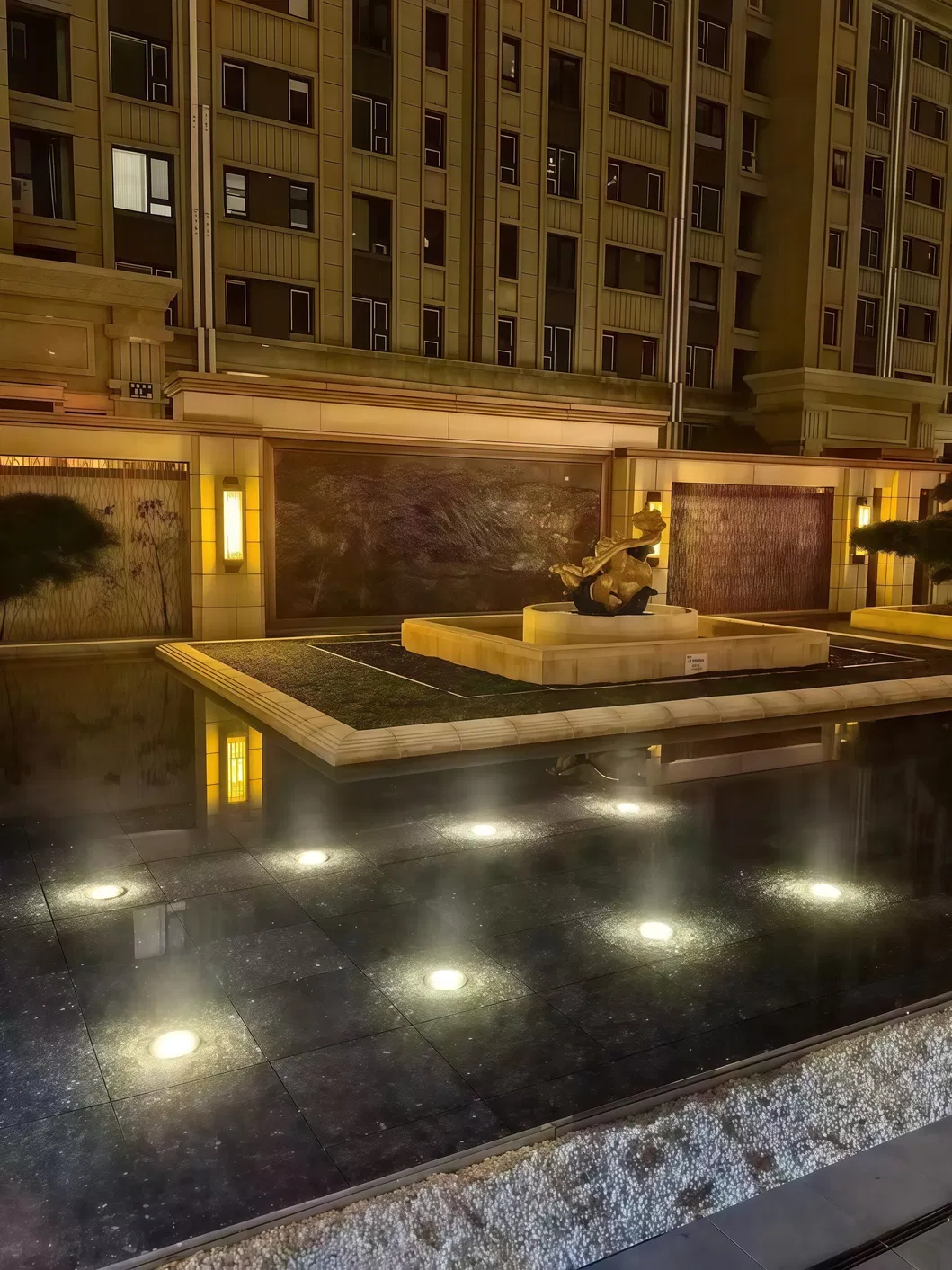 LED Güneş Enerjili Duvar Lambası Modern Yeni Akıllı Basit Lityum Pil Monokristal Siyah Güneş Enerjisi IP66 Su Geçirmez Döküm 4